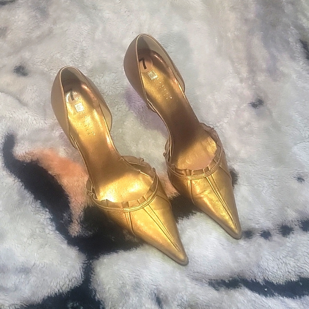 Carole Little Gold Pointed Heels
